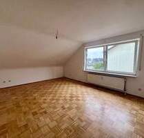Charmante Dachgeschosswohnung in ruhiger Lage von Hofheim-Wallau