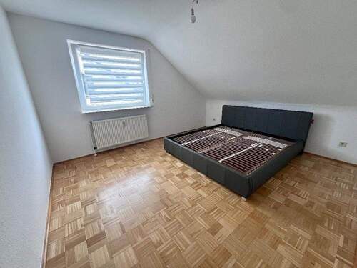 Schlafzimmer - 3 Zimmer Etagenwohnung zur Miete in Hofheim