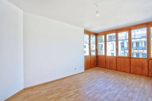 Großzügige Stellflächen - 