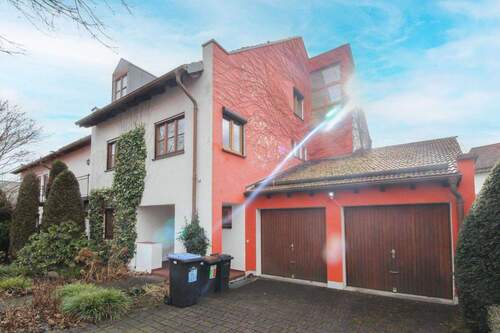 Außenansicht - Großzügiges Raumwunder in Erding: 7 Zimmer, Garten, Kamin und sofort bezugsfertig