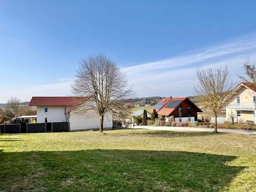 Grundstück ohne Bauzwang - Einfamilienhaus mit 1,00 m&sup2; in Künzing zum Kaufen