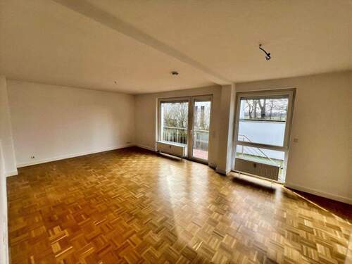 Großzügiger Wohn- Essbereich - 