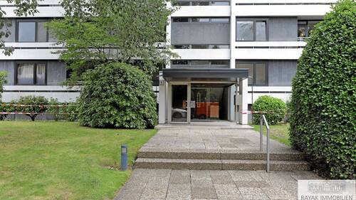 Hauseingang - 3 Zimmer Etagenwohnung zum Kaufen in Düsseldorf Mörsenbroich