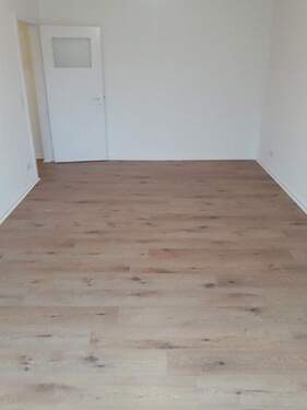 03-BEISPIEL-wohnzimmer - 2 Zimmer Etagenwohnung in Hamburg