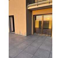 Erstbezug mit Einbauküche, sonniger Terrasse und Stellplätzen in Kolitzheim !