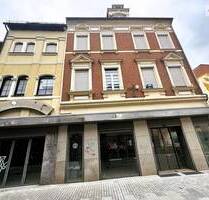 Wohn- & Geschäftshaus: 2 WE (vermietet), 1 freie Wohnung, freies Gewerbe & Aufzug in Crimmitschau