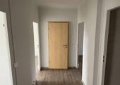 Flur - Etagenwohnung mit 70,20 m&sup2; in Oschersleben zur Miete