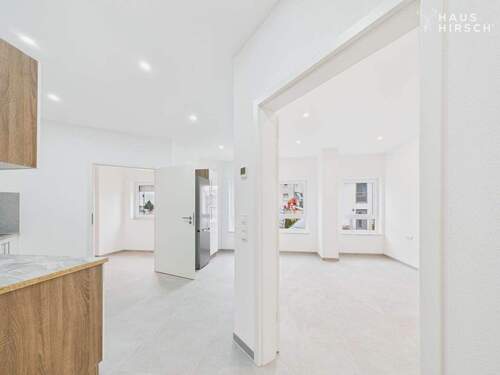 Flur/Diele EG - Etagenwohnung mit 175,00 m&sup2; in Mötzingen zum Kaufen