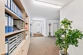 Großzügiger Eingangsbereich zu Büro-/Praxisräume - 1 Zimmer Büro in Saarlouis