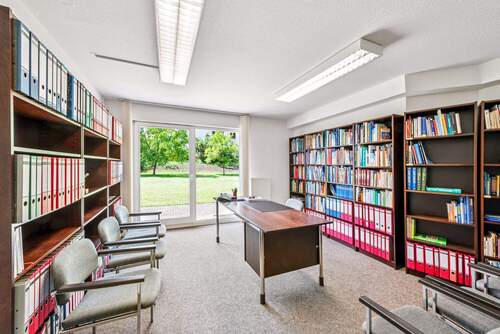 Helle Büroräumlichkeit - 