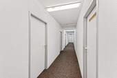 Flur zu Archiven und Büros - 