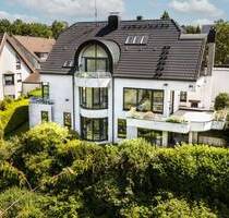 Wohnen wie im eigenen Haus: 4-Zimmer-Oase mit Kamin, Terrasse & Garage - Essen Fischlaken