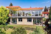 Hausansicht - *Individuelles und sehr hochwertiges Architektenhaus in ruhiger und grüner Bestlage*