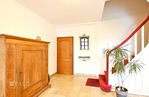 Hausflur - Etagenwohnung mit 74,00 m&sup2; in Köln zum Kaufen