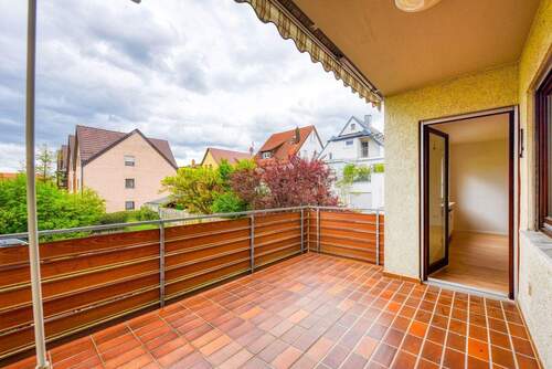 Balkon nach Süd-Osten - 4 Zimmer Etagenwohnung in Stuttgart