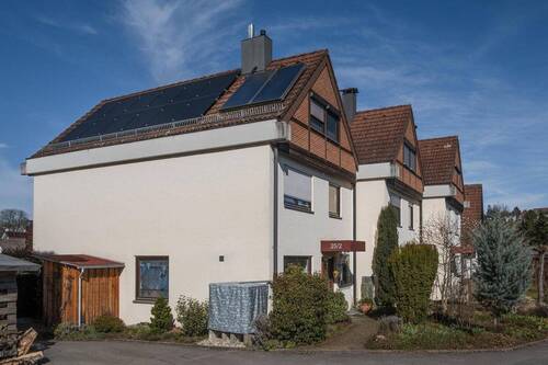 Seitenansicht mit Holzschuppen - 6 Zimmer Reihenendhaus zum Kaufen in Weil im Schönbuch