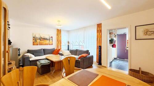 Wohn- und Essbereich - 4 Zimmer Etagenwohnung in Neumarkt