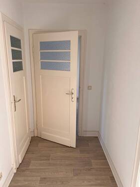 Flur (2) - 1 Zimmer Etagenwohnung zum Kaufen in Plauen