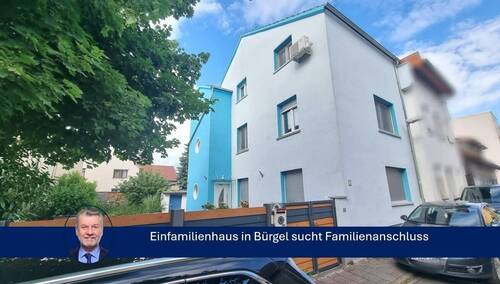 Titelseite Exposé - Anspruchsvolles Einfamilienhaus im Herzen von Bürgel mit Garten und 2 Garagen....frei!
