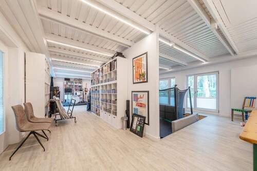 Ehemaliges Schwimmbad - 