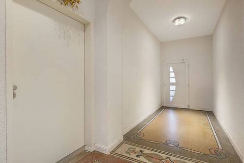 Eingangshalle - 6 Zimmer Mehrfamilienhaus, Wohnhaus in Siegburg