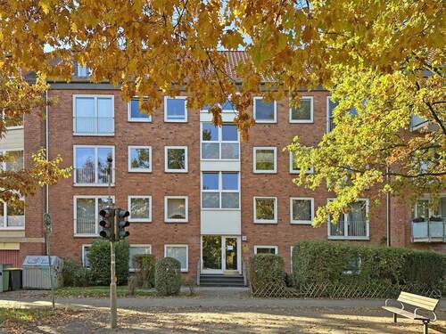 Straßenansicht - 2 Zimmer Etagenwohnung zum Kaufen in Hamburg