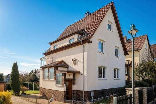 Titelbild - +++ Familienidyll in Lockwitz! Sehr gepflegtes Einfamilienhaus mit großem Garten und Fernblick +++