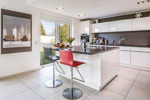 hochwertige Einbauküche (EG) - 