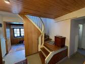 13 Diele mit Treppenhaus - 