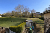 26 Blick vom Balkon zum hinteren Grundstücksbereich - 