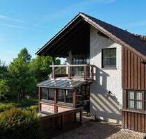 Generationenwohnen: Einfamilienhaus mit Einliegerwohnung auf großzügigem Grundstück in Sundern