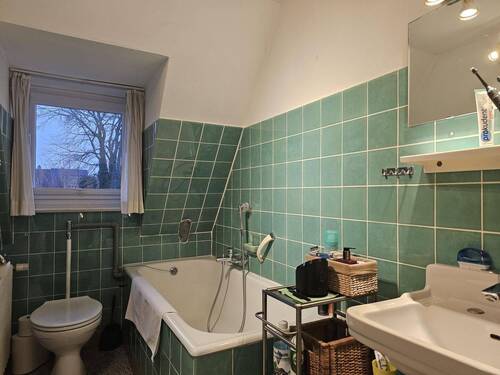 Wannenbad im Dachgeschoss - 