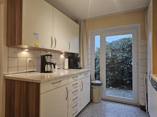 Küche mit Zugang zur Terrasse, Ansicht II - 