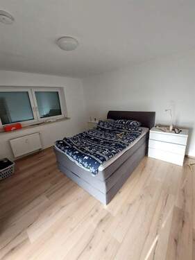 Schlafzimmer OG-Wohnung links - 