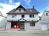 Frontansicht - Wohnhaus mit Gewerbeeinheit und großzügigen Wohnflächen in Beringhausen