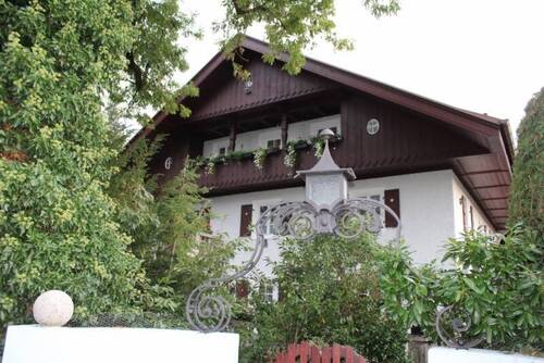 Außenansicht - Gemütliche 3-Zimmer-Wohnung in bäuerlichem Anwesen in Wolfratshausen