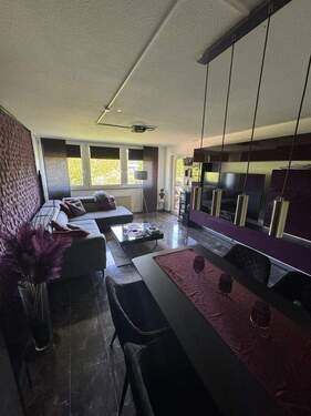 Essbereich - Renovierte und geräumige 3 Zimmer Wohnung in Erlangen am Kanal PROVISIONSFREI