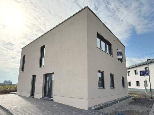 - bezugsfertig - - Starten Sie das neue Jahr gleich im bezugsfertigen Zuhause!