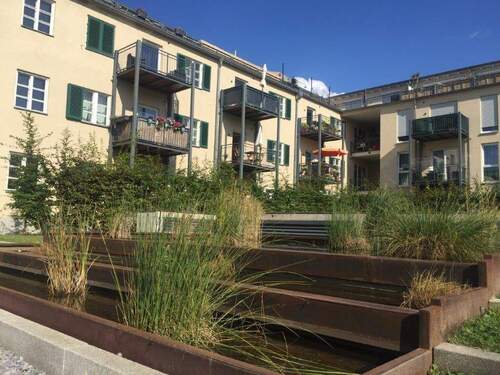 Blick zum großen West-Balkon - Tolle 3 ZKnB Wohnung mit Balkon - günstig auch für Münchenpendler !