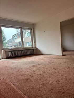 Wohnzimmer - 2 Zimmer Etagenwohnung in Düsseldorf