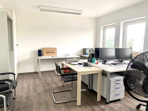 Büro1.jpg - Büro mit 9 Zimmern in Mögeldorf nahe Business Tower