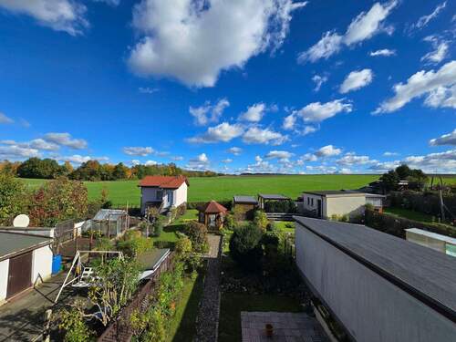 Ausblick über das Grundstück - Wohnidyll mit Ausbaureserve und unverbauten Blick ins Grüne wartet in Pirna-Copitz auf Sie!