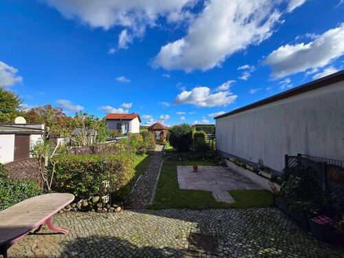 Garten mit Freisitz - 