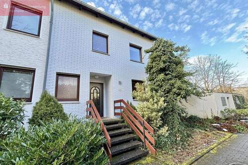 Gebäudevorderseite - Familientraum mit Potenzial - 399.000,00&nbsp;EUR Kaufpreis, ca.&nbsp; 153,40&nbsp;m&sup2;&nbsp;Wohnfl&auml;che