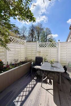Terrasse vor dem Haus - 