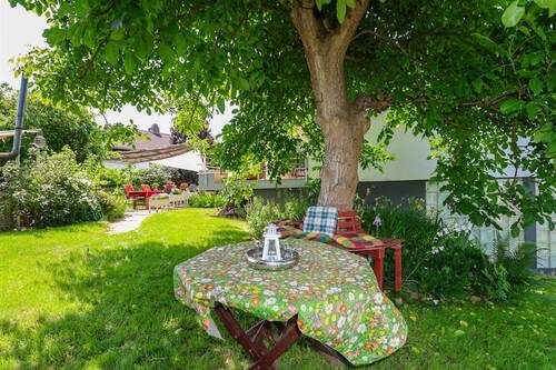 idyllischer Sitzplatz - 