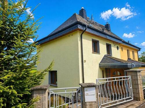 Vorderansicht - 4 Zimmer Doppelhaushälfte in Neukirchen