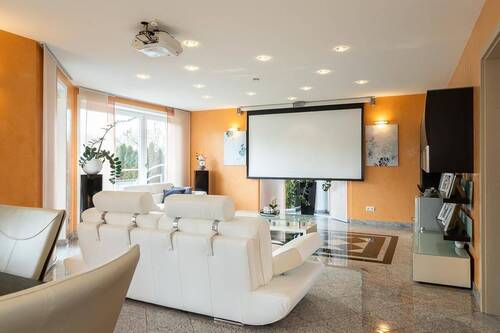EG Beamerjpg - 7 Zimmer Einfamilienhaus in Singen