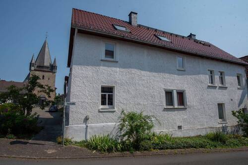 Seitenansicht - 8 Zimmer Einfamilienhaus zum Kaufen in Langgöns