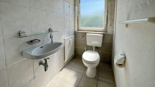 Gäste-WC mit Tageslicht - 